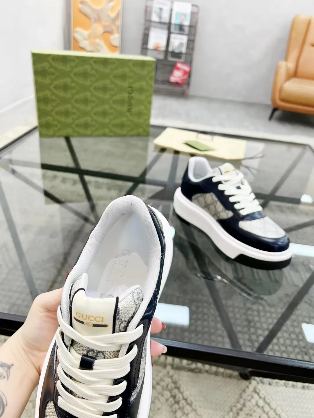 Factory price: 480💰New men's shoes GUCCI [Lightning] latest shoes shipped. Original quality, fashionable, made of special materials, sheepskin lining, brand new packaging. The foot feels super comfortable and the workmanship is impeccable. Size: 38-44, customized 45